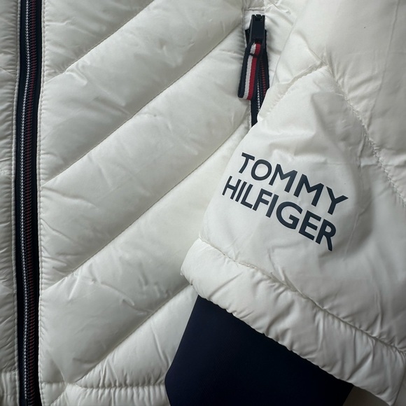 NEW Tommy Hilfiger Jackets Sz Medium - Picture 3 of 4
